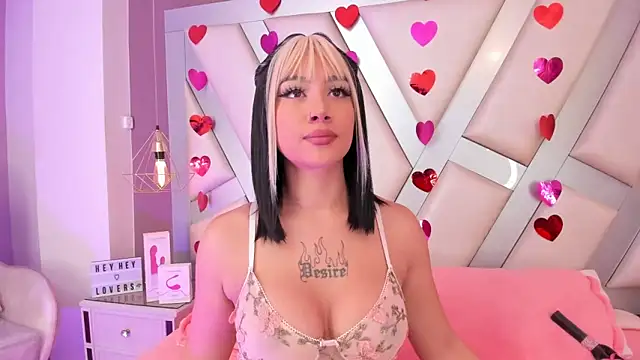 Snapshot of MadissonRey chatting on 03.03.26 MadissonRey online show from 03.03.26