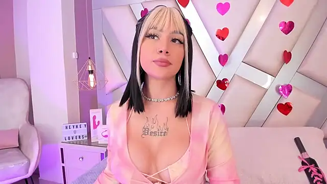 Snapshot of MadissonRey chatting on 03.04.26 MadissonRey online show from 03.04.26