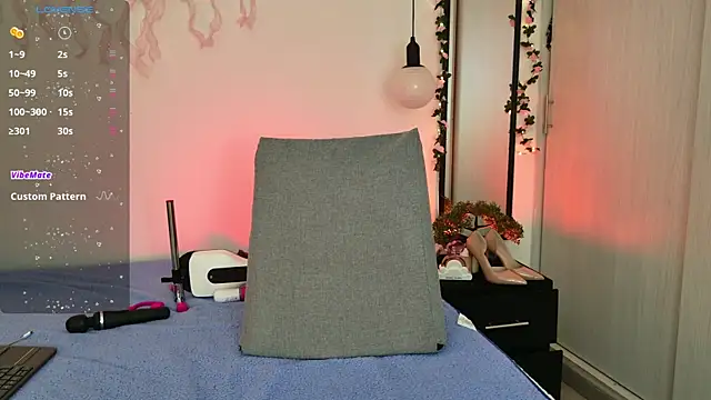 Snapshot of cutehanna1 chatting on 02.15.26 cutehanna1 online show from 02.15.26