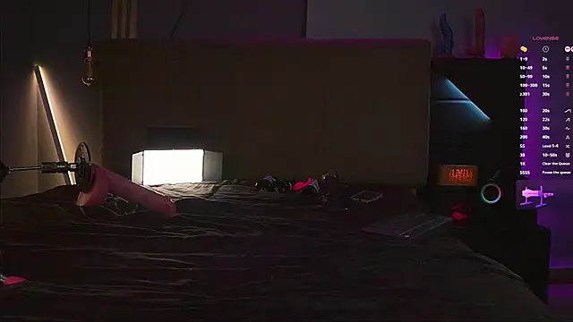 Snapshot of samuel_boy_tatoo chatting on 11.30.25 samuel boy tatoo online show from 11.30.25