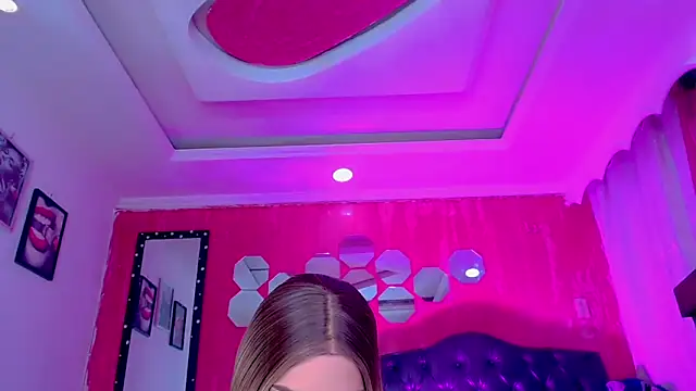Snapshot of TiffanyMackensyy chatting on 04.26.26 TiffanyMackensyy online show from 04.26.26