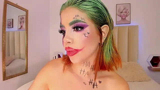 Snapshot of Catvalentine_ chatting on 11.01.25 Catvalentine online show from 11.01.25