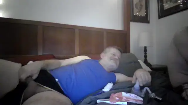 Snapshot of LARawAlways2 chatting on 12.01.25 LARawAlways2 online show from 12.01.25