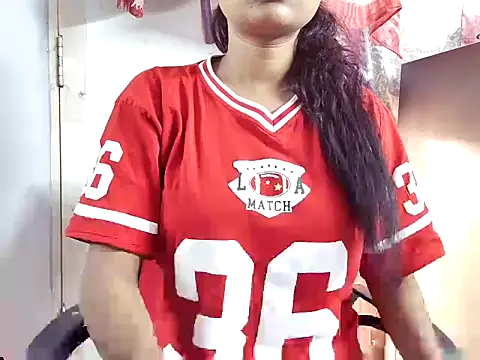 Snapshot of samosa73 chatting on 11.22.25 samosa73 online show from 11.22.25