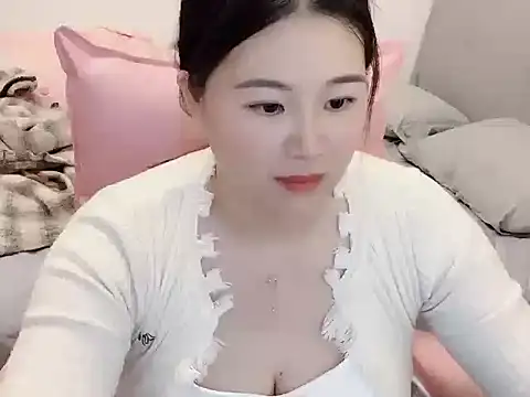 Snapshot of CE-A699 chatting on 12.23.25 CE-A699 online show from 12.23.25