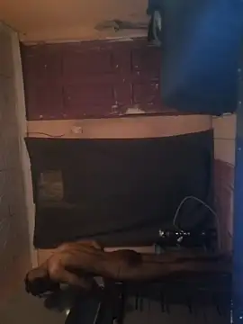 Snapshot of lukay69 chatting on 12.04.25 lukay69 online show from 12.04.25