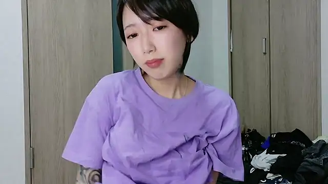 Snapshot of rei_0180 chatting on 09.16.25 rei 0180 online show from 09.16.25