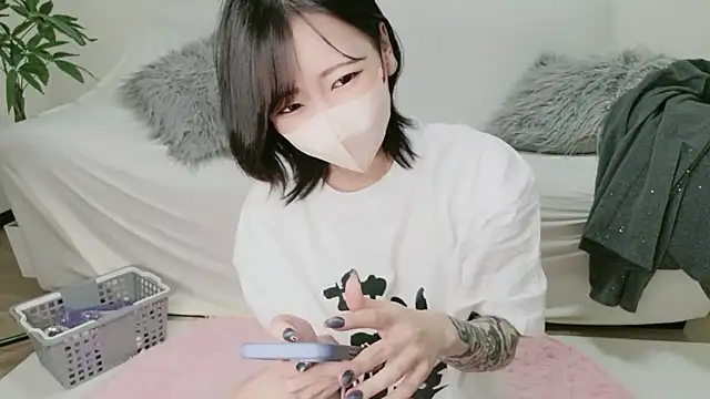 Snapshot of rei_0180 chatting on 04.04.26 rei 0180 online show from 04.04.26