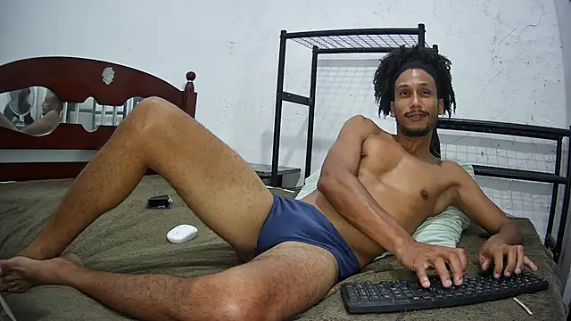 SkinnyLatinMan online show from 10.03.25