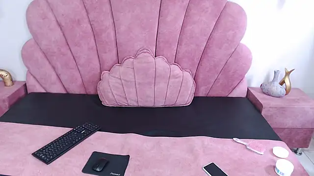 Candy Bony online show from 01.04.25