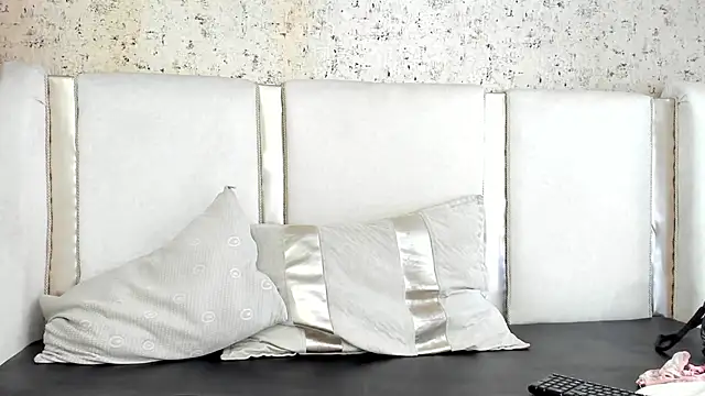 Candy Bony online show from 01.18.25