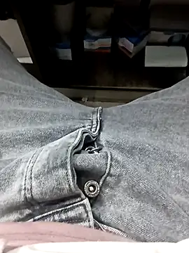 Snapshot of Steve98768 chatting on 12.10.24 Steve98768 online show from 12.10.24