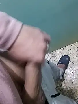 Snapshot of Steve98768 chatting on 12.14.24 Steve98768 online show from 12.14.24