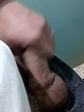 Snapshot of Steve98768 chatting on 12.17.24 Steve98768 online show from 12.17.24