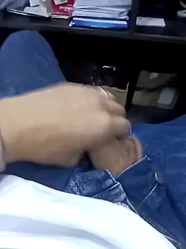 Snapshot of Steve98768 chatting on 10.08.25 Steve98768 online show from 10.08.25