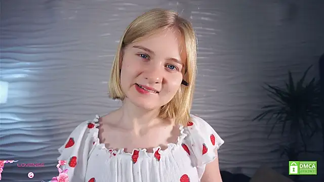 Snapshot of OdelinaFicken chatting on 10.23.25 OdelinaFicken online show from 10.23.25