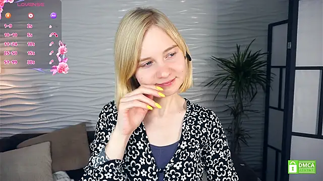 Snapshot of OdelinaFicken chatting on 11.08.25 OdelinaFicken online show from 11.08.25