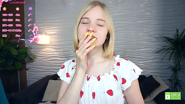 Snapshot of OdelinaFicken chatting on 11.09.25 OdelinaFicken online show from 11.09.25