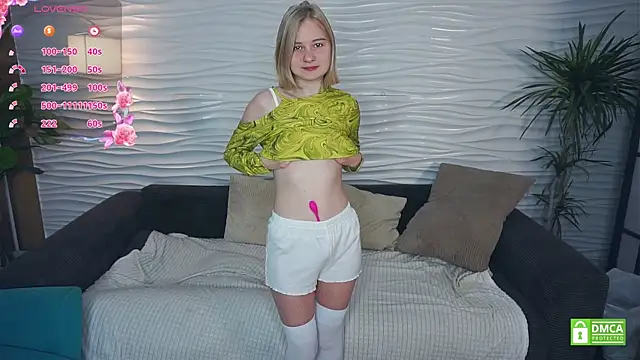 Snapshot of OdelinaFicken chatting on 11.12.25 OdelinaFicken online show from 11.12.25