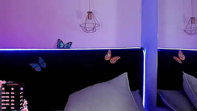 Anastasia Whitee online show from 11.19.25