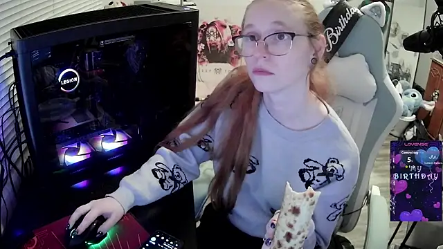 LilyFoxxx online show from 11.24.25