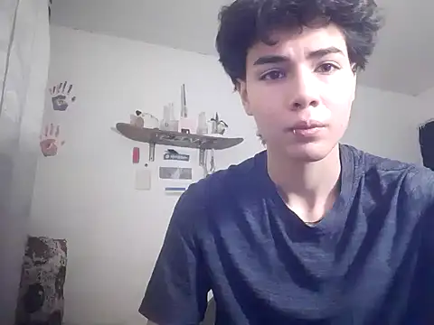 Snapshot of YoursexyJuan chatting on 12.12.24 YoursexyJuan online show from 12.12.24