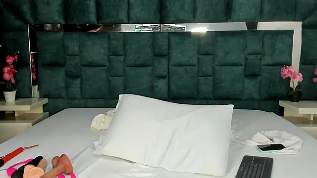 valtira nova online show from 09.13.25