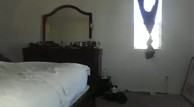 Snapshot of 2Fly4Guy chatting on 12.17.24 2Fly4Guy online show from 12.17.24