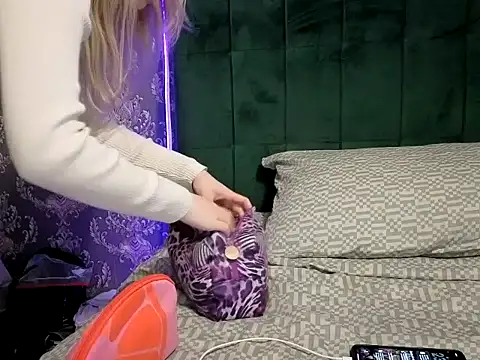 nicole77745 online show from 04.01.26