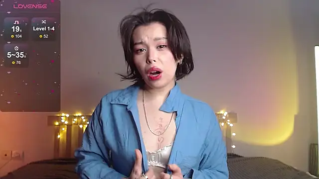 Snapshot of Mellovely chatting on 01.06.25 Mellovely online show from 01.06.25