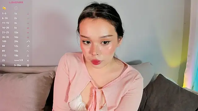 Snapshot of Mellovely chatting on 10.01.25 Mellovely online show from 10.01.25