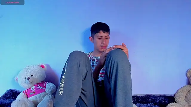 Snapshot of BIG_cockpether chatting on 11.13.25 BIG cockpether online show from 11.13.25