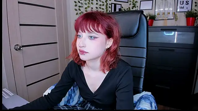 ElizaNik  online show from 04.25.26
