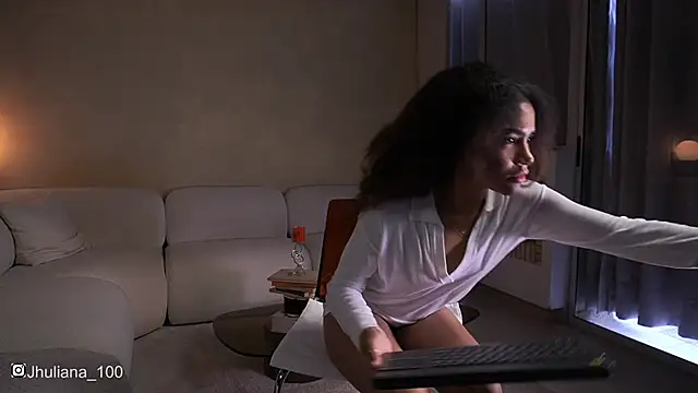 paulacora100 online show from 11.09.25