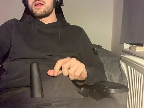 Snapshot of taallguyy_196 chatting on 02.27.25 taallguyy 196 online show from 02.27.25