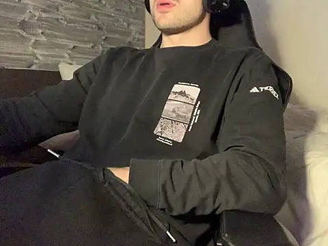 Snapshot of taallguyy_196 chatting on 03.13.25 taallguyy 196 online show from 03.13.25