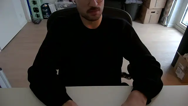 Snapshot of taallguyy_196 chatting on 11.26.25 taallguyy 196 online show from 11.26.25