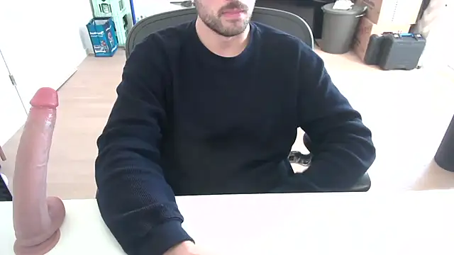 Snapshot of taallguyy_196 chatting on 12.04.25 taallguyy 196 online show from 12.04.25