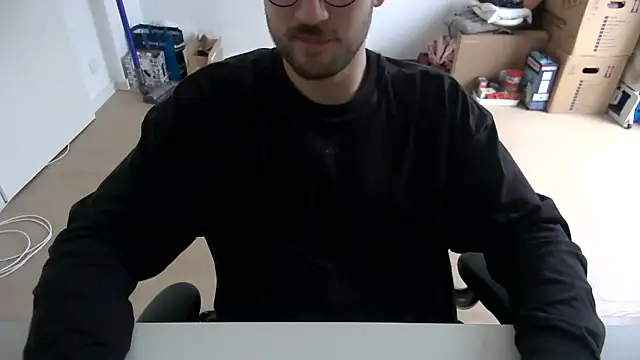 Snapshot of taallguyy_196 chatting on 02.12.26 taallguyy 196 online show from 02.12.26