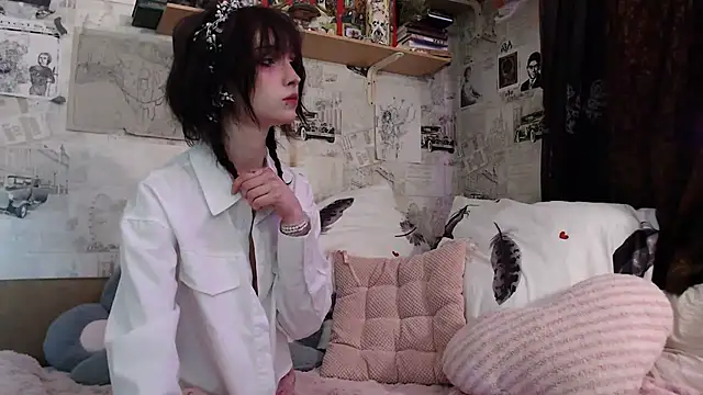 cloudgirrl online show from 04.12.26