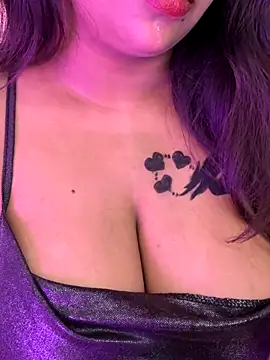 Snapshot of wildestcouplee chatting on 11.09.25 wildestcouplee online show from 11.09.25