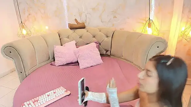 Snapshot of khloeblake chatting on 09.25.25 khloeblake online show from 09.25.25