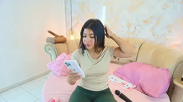 khloeblake online show from 11.18.25