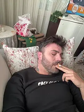 Snapshot of hot_man_eray chatting on 02.21.25 hot man eray online show from 02.21.25