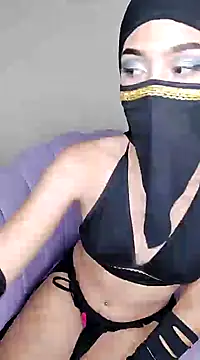 Snapshot of Aaliyah_Salma chatting on 01.10.25 Aaliyah Salma online show from 01.10.25