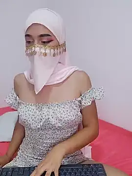 Snapshot of Aaliyah_Salma chatting on 02.01.25 Aaliyah Salma online show from 02.01.25