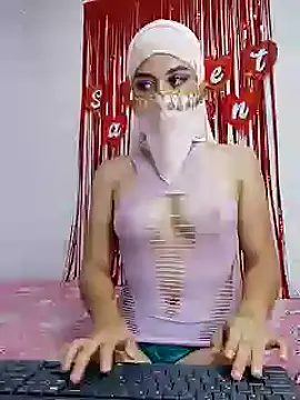 Snapshot of Aaliyah_Salma chatting on 02.19.25 Aaliyah Salma online show from 02.19.25