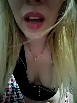 Snapshot of SUSELLAM1 chatting on 12.15.24 SUSELLAM1 online show from 12.15.24