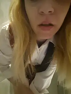 Snapshot of SUSELLAM1 chatting on 12.22.24 SUSELLAM1 online show from 12.22.24