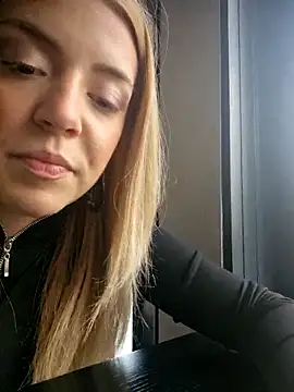 Snapshot of SUSELLAM1 chatting on 02.13.25 SUSELLAM1 online show from 02.13.25